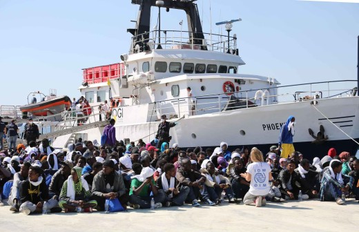 -migrants-arrives-par-bateau-en-sicile