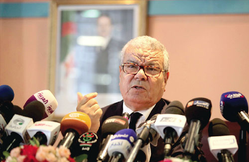 Algérie : élection du bureau politique du parti au pouvoir