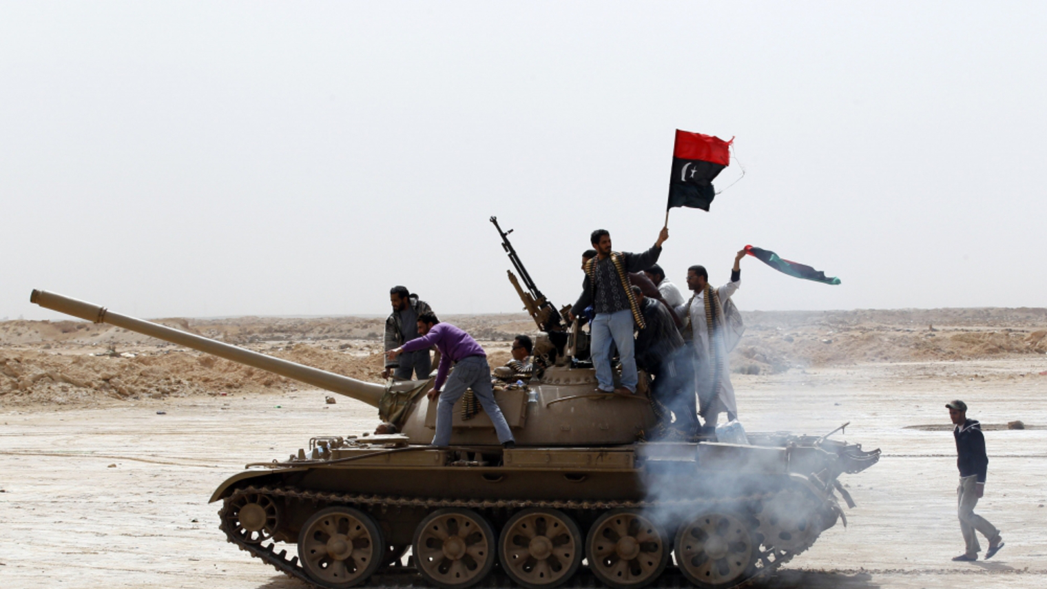 L’armée libyenne pro-gouvernementale libère 24 otages à Syrte
