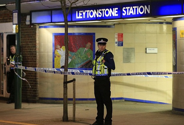 Grande-Bretagne : inculpation du suspect pour agression au couteau dans un métro de Londres
