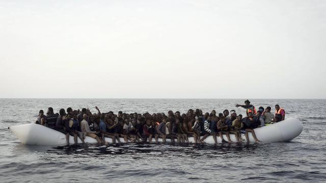 Une quinzaine de migrants portés disparus au large de la Libye