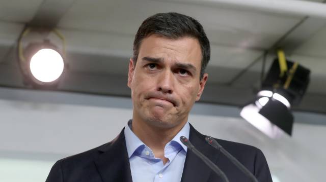 Espagne: la démission de Pedro Sanchez laisser espérer une sortie de crise politique