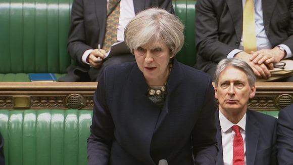 Royaume-Uni : Theresa May autorisée par les députés à déclencher le Brexit