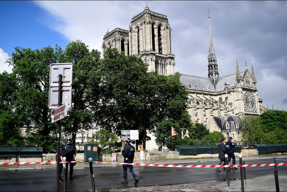 France : Le profil atypique de l’auteur de l’attaque à Notre-Dame  de Paris