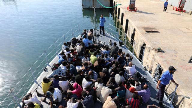 Sauvetage de 300 migrants au large de la Libye