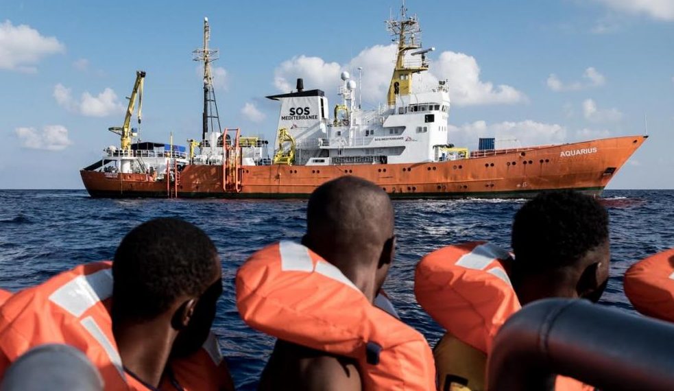 L’Espagne accepte d’accueillir les migrants sauvés à bord de l’Aquarius