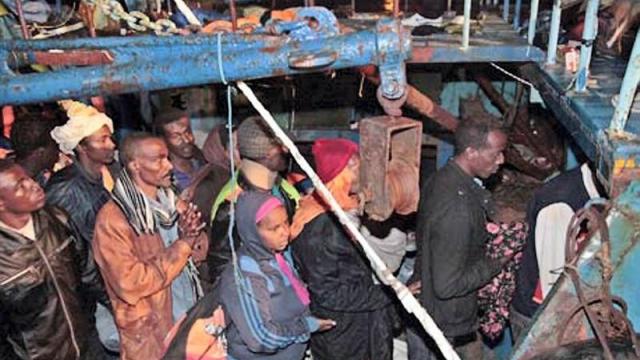 Libye : quinze migrants morts de faim en mer