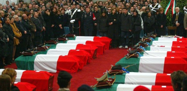 Italie : un général à la retraite indemnisera des victimes d’un attentat en Irak