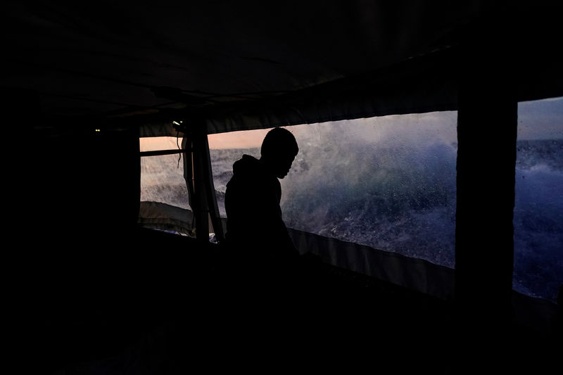 Rome autorise le navire Open Arms de débarquer les 62 migrants à son bor