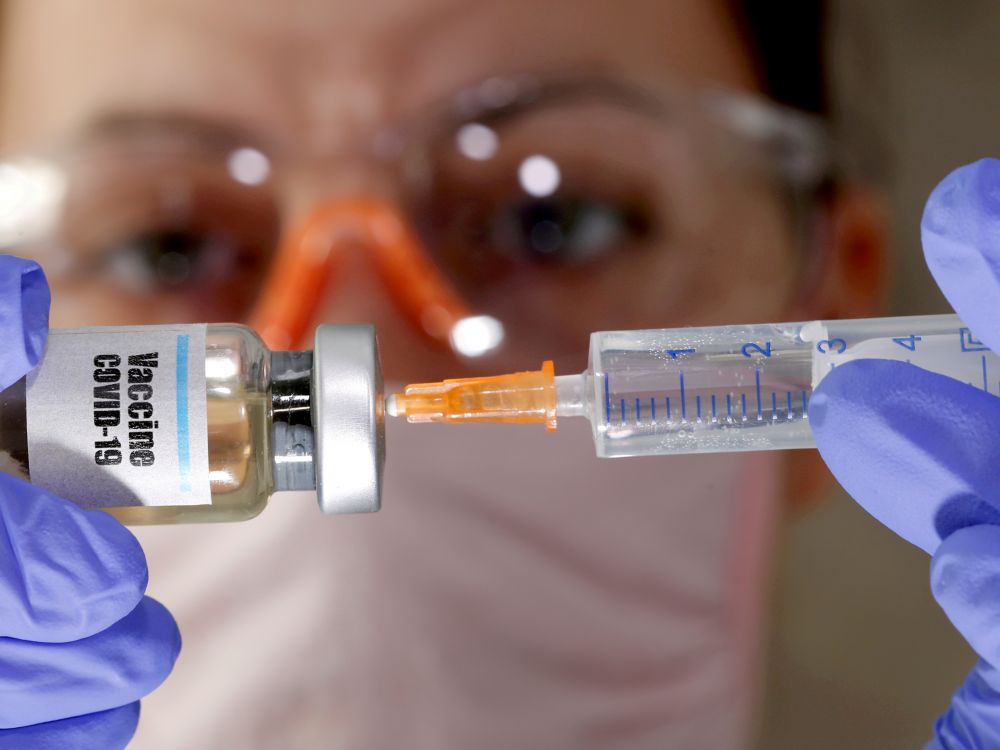 L’Italie commence à injecter la troisième dose du vaccin contre le Covid-19