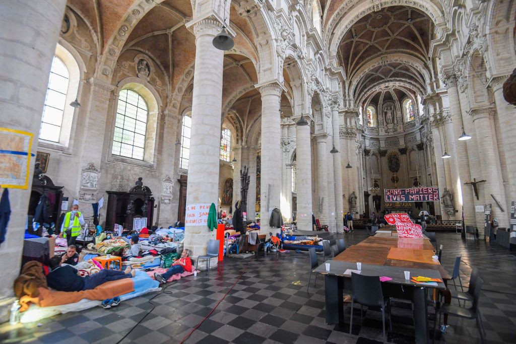 Les Nations Unies apportent leur soutien aux migrants en grève de la faim en Belgique