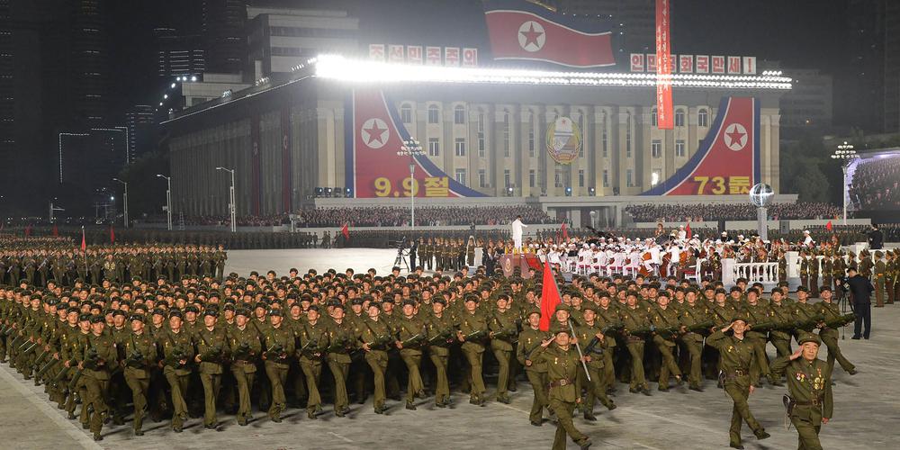 Une parade militaire pour célébrer le 73ème anniversaire de la fondation de la Corée du Nord