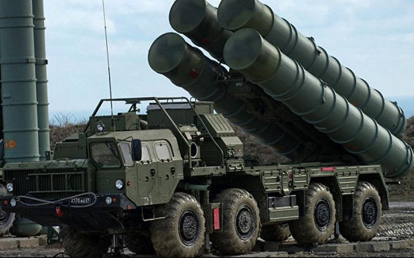 La Russie entame les livraisons de son système antimissiles S-400 à l’Inde