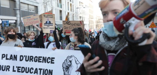 Mobilisation massive en France contre le protocole sanitaire dans les écoles
