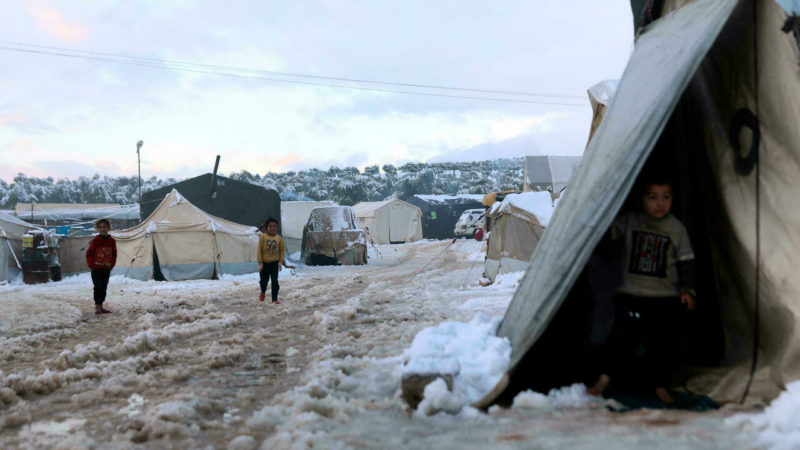 Des camps de réfugiés ravagés par une tempête de neige dans le nord de la Syrie
