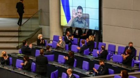 Ukraine : Zelensky appelle l’Allemagne à démolir le nouveau «mur» construit en Europe