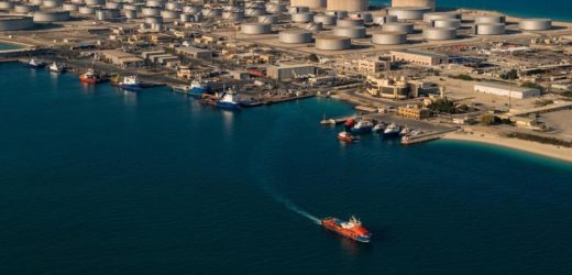 Une attaque des insurgés yéménites houthis fait chuter la production pétrolière en Arabie saoudite