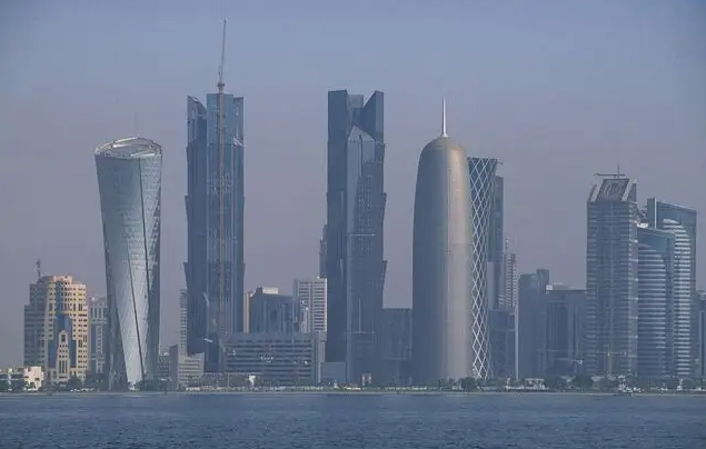TotalEnergies choisi par le Qatar pour exploiter le plus grand gisement de gaz naturel au monde
