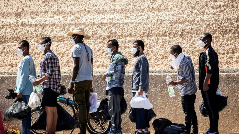 Un millier de clandestins débarquent en quelques heures en Italie